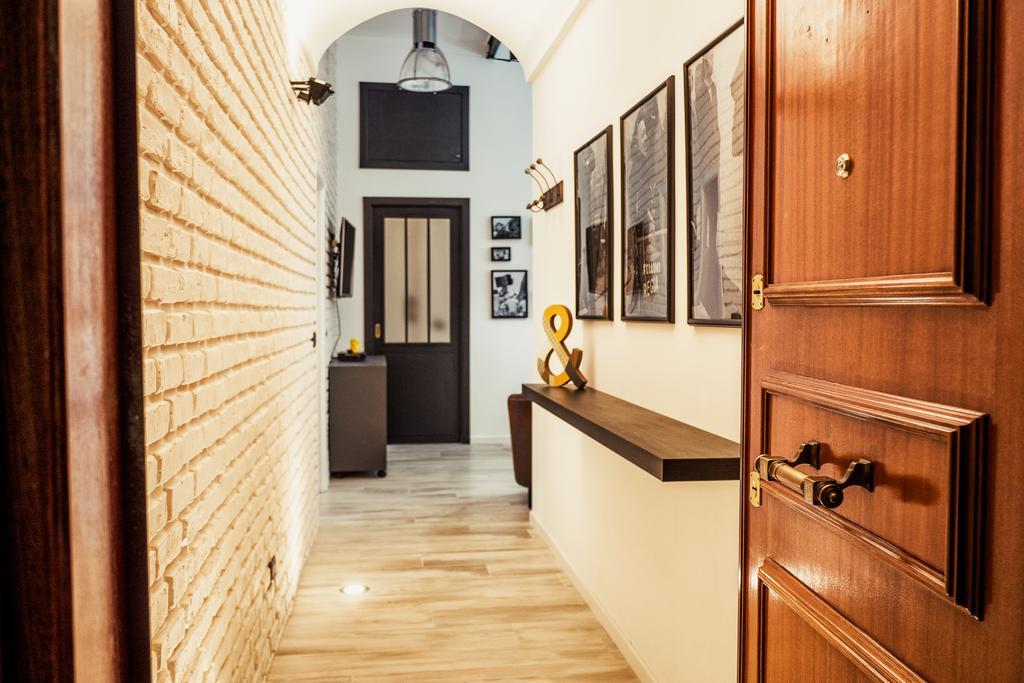 Bmga L Stylish Industrial Termini Apartment 로마 외부 사진